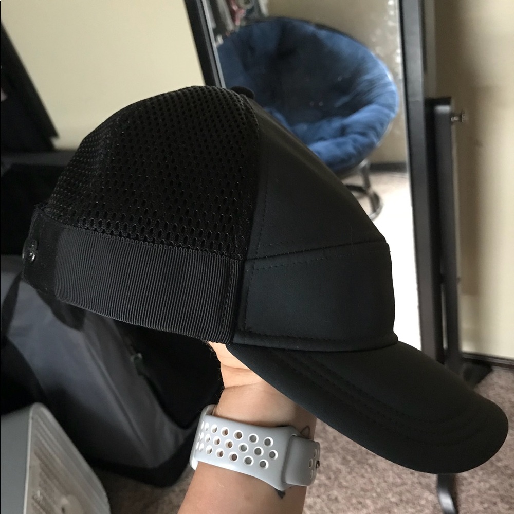 Lululemon Dash and Splash Cap